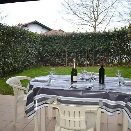 Maison Lore Mendi Amotz Saint-Pee-sur-Nivelle Exterior photo