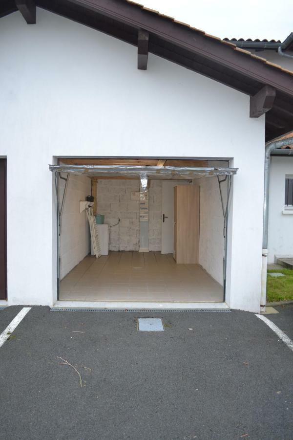 Maison Lore Mendi Amotz Holiday home Saint-Pee-sur-Nivelle